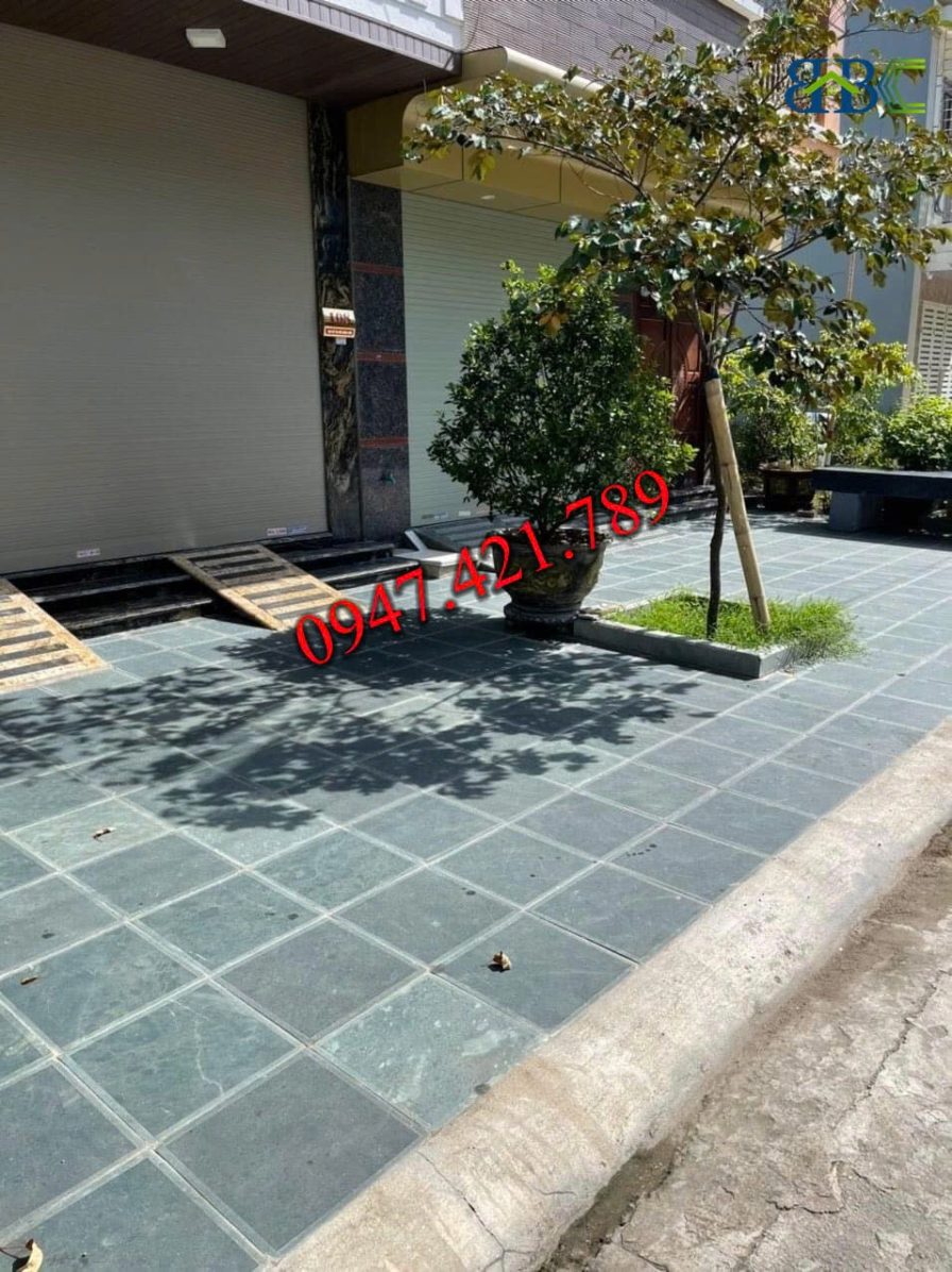 Tại sao nên chọn đá xanh đen lát sân vườn?