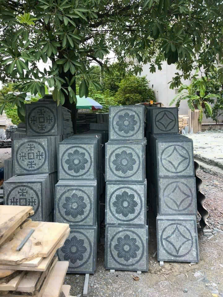 Đá xanh rêu lát sân – Giải pháp lát sân vườn đẹp, sang trọng, chống trơn