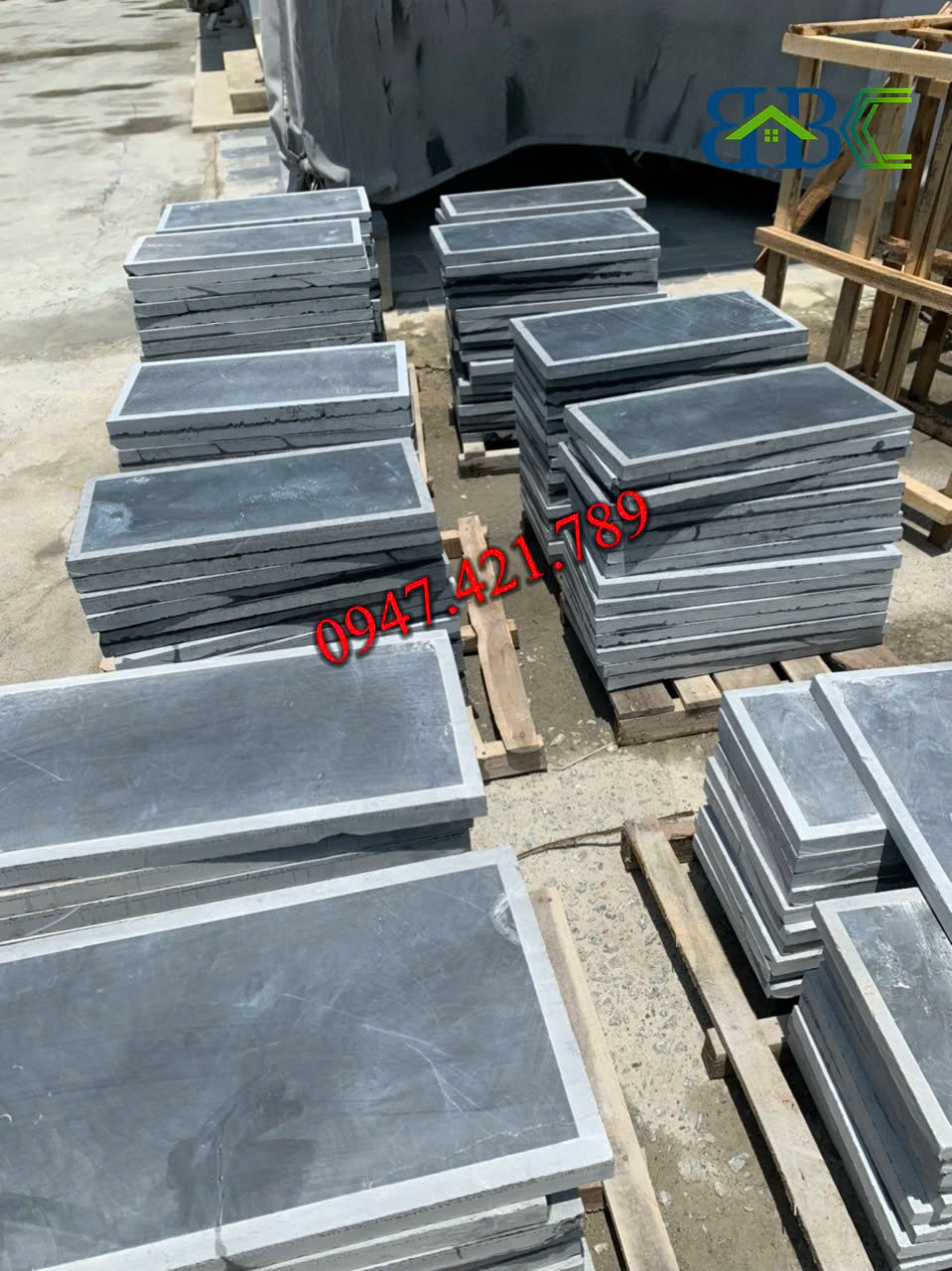 Giá Đá Xanh Đen Và Chi Phí Lát Sân Khoảng Bao Nhiêu?