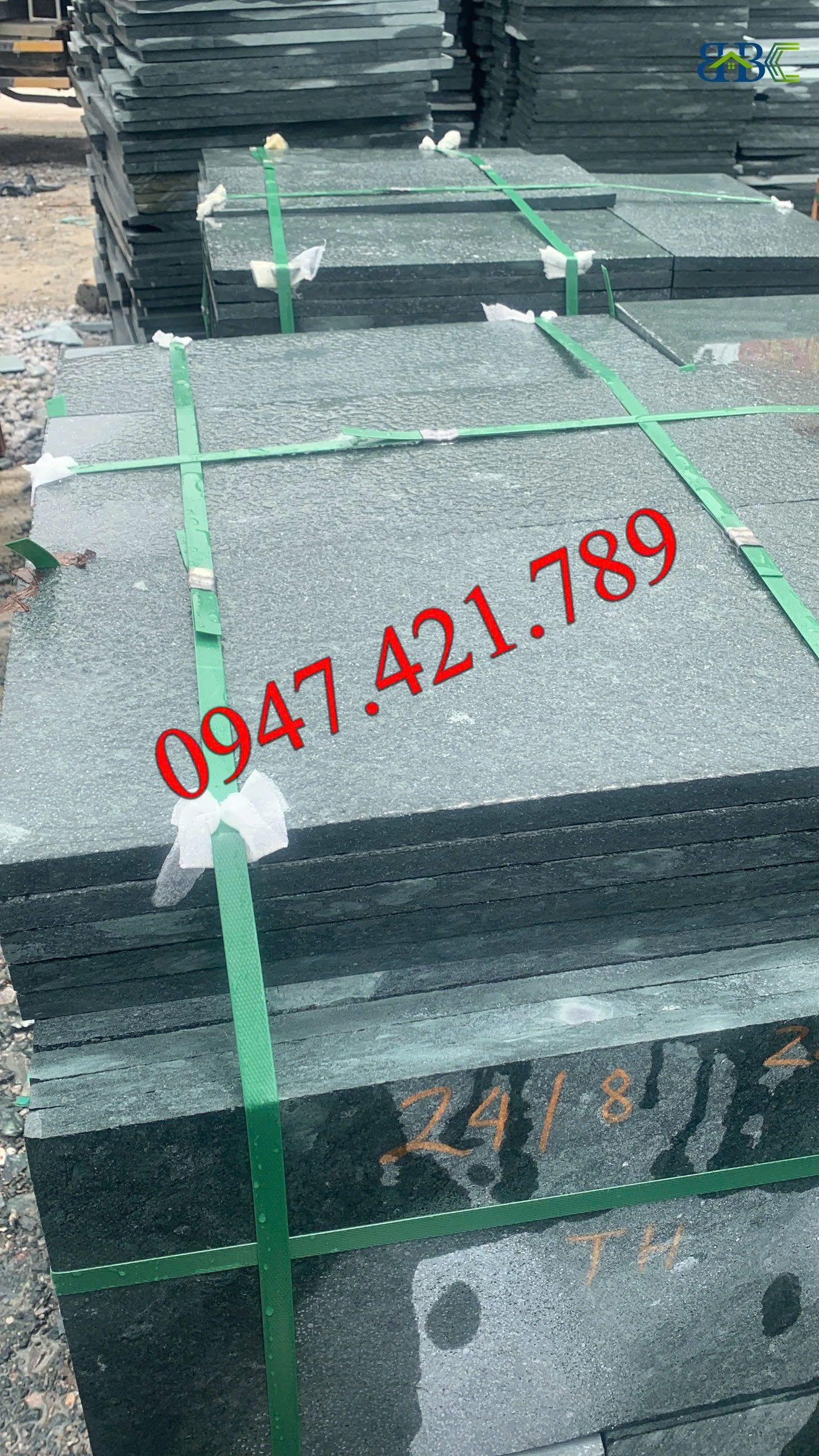 Thi Công Đá Xanh Rêu Mài Trơn Cần Lưu Ý Những Gì?