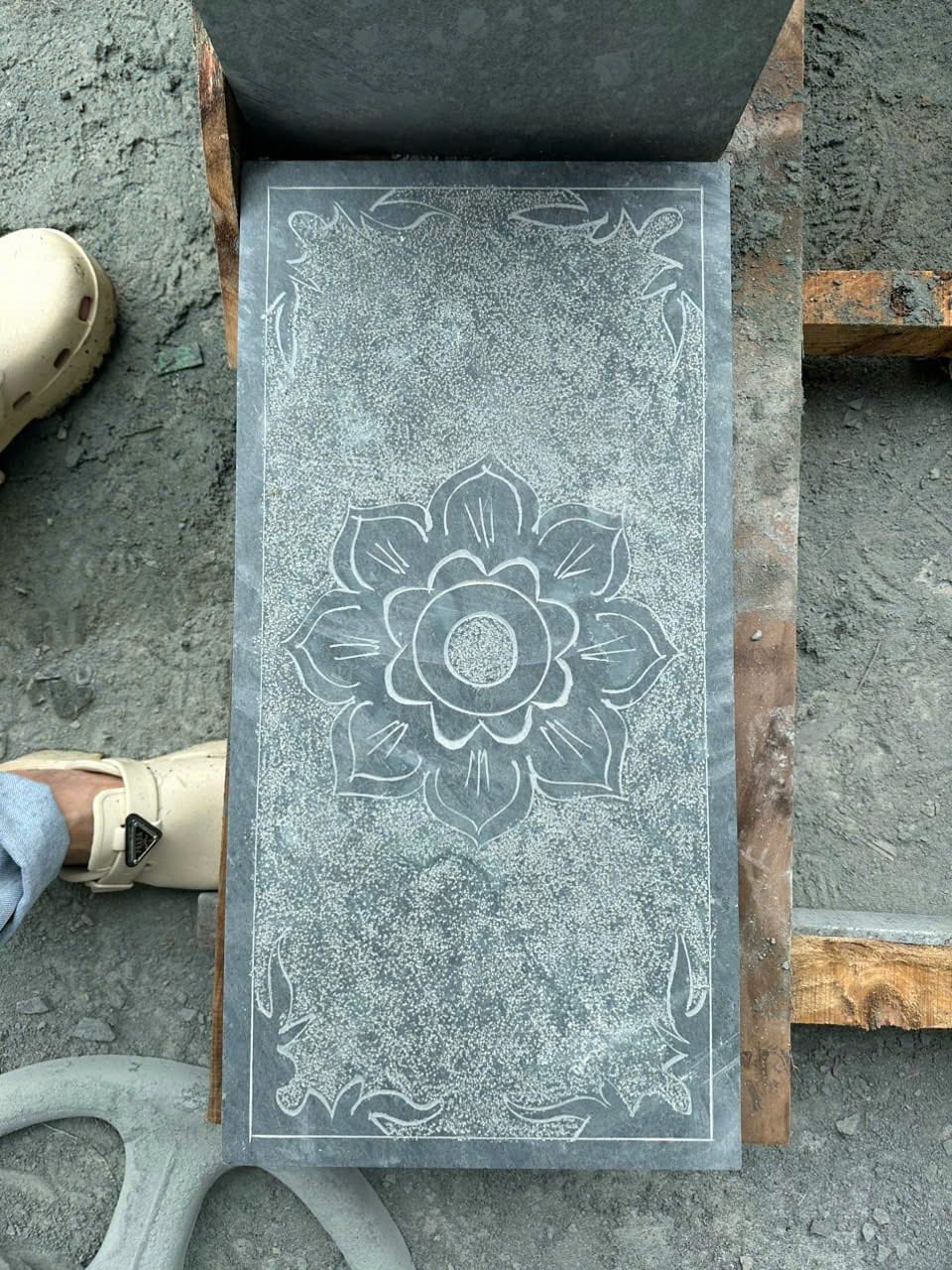 đá xanh rêu hoa văn