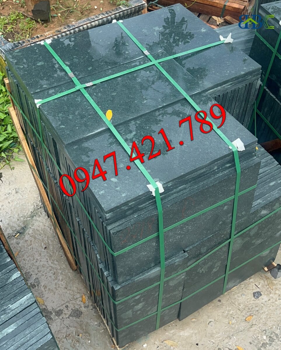 Giải Pháp Chống Mốc Đen Cho Đá Xanh Rêu Lát Sân Vườn: Bảo Vệ Vẻ Đẹp Vĩnh Cửu