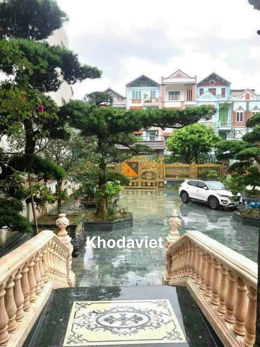 Mẫu 2: Đá xanh rêu mài sắc nét. 