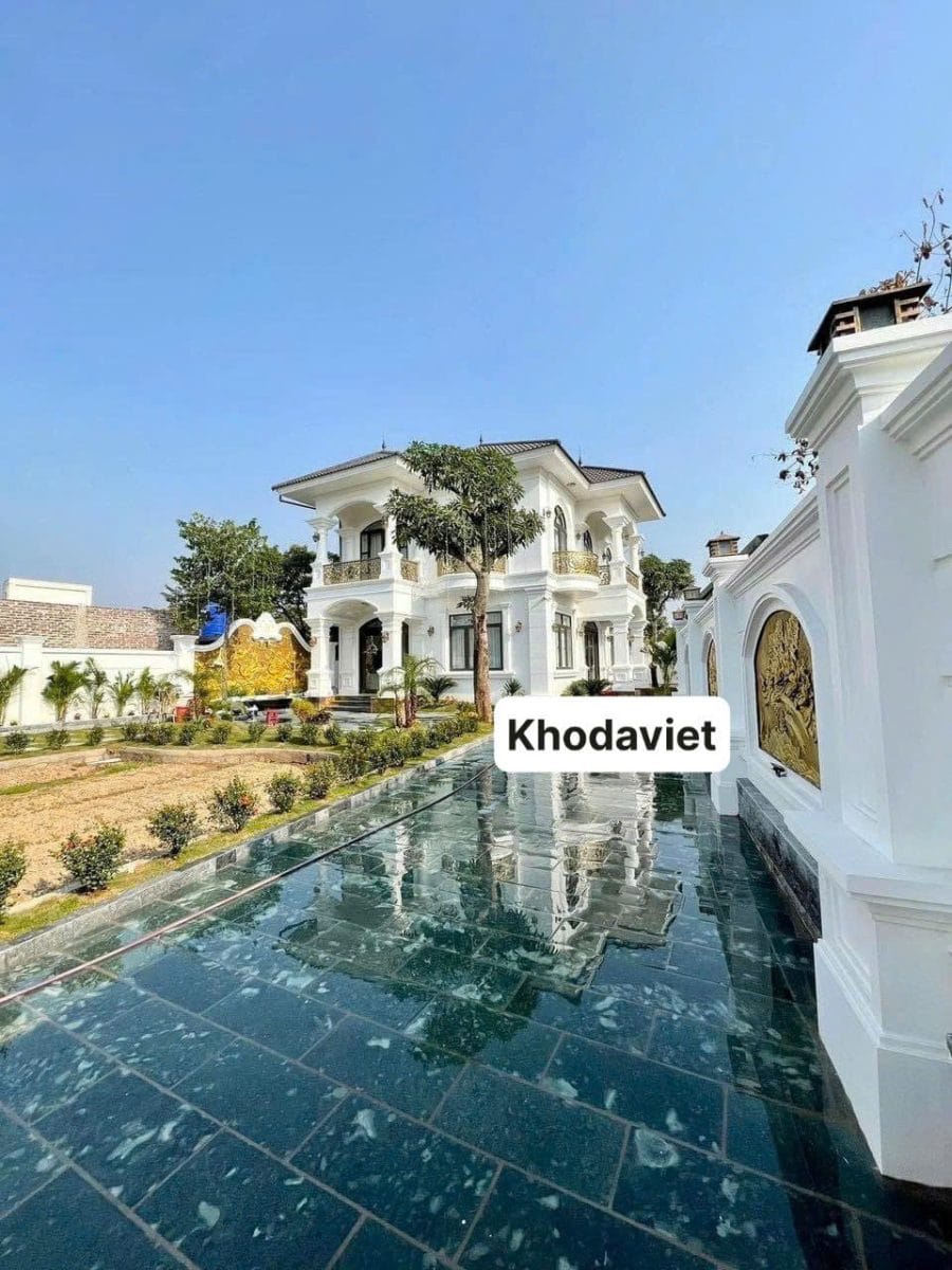 Mẫu nhà biệt thự lát sân bằng đá xanh rêu Thanh Hoá.