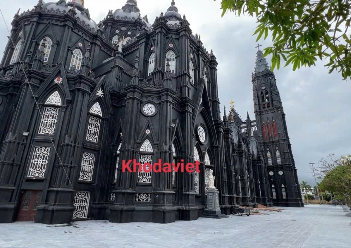 Vì sao nhà thờ Hưng Nghĩa được xem là “châu Âu thu nhỏ” giữa lòng Nam Định?