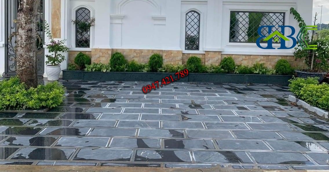Đá xanh đen tự nhiên: Xu hướng nâng tầm đẳng cấp sân vườn