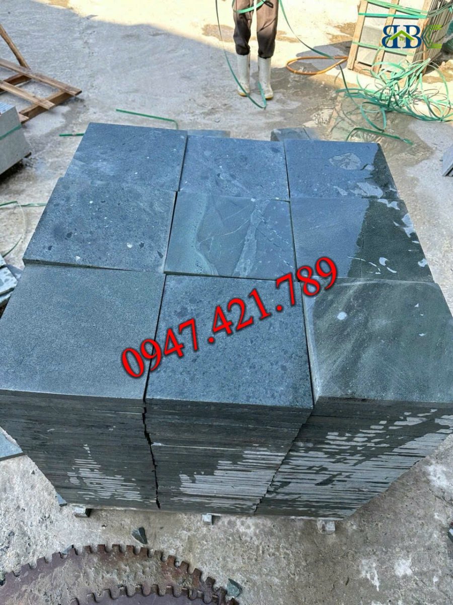 Mẹo Chọn Đá Lát Sân Biệt Thự Giá Rẻ Mà Vẫn Đẹp, Bền Vượt Thời Gian