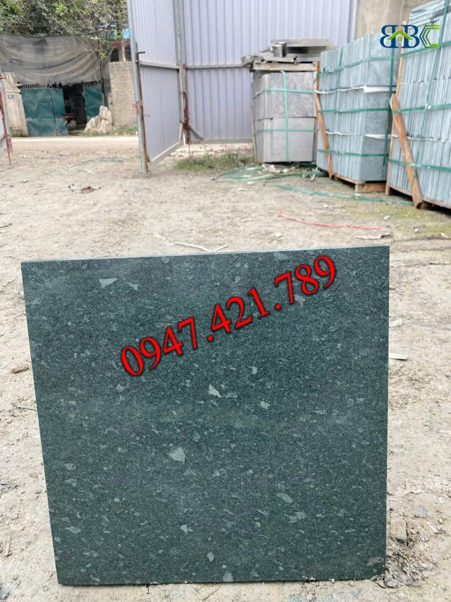 Xu Hướng Lát Sân Thượng Lưu: Tại Sao Đá Xanh Rêu Mài Luôn Là Lựa Chọn Số 1?