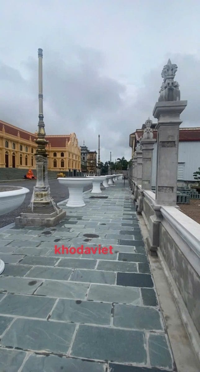 Công giáo sử dụng đá xanh Thanh Hóa lát sân