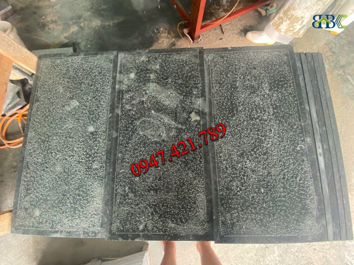 Đá xanh rêu băm lát sân – Lựa chọn hoàn hảo cho sân vườn đẹp, bền