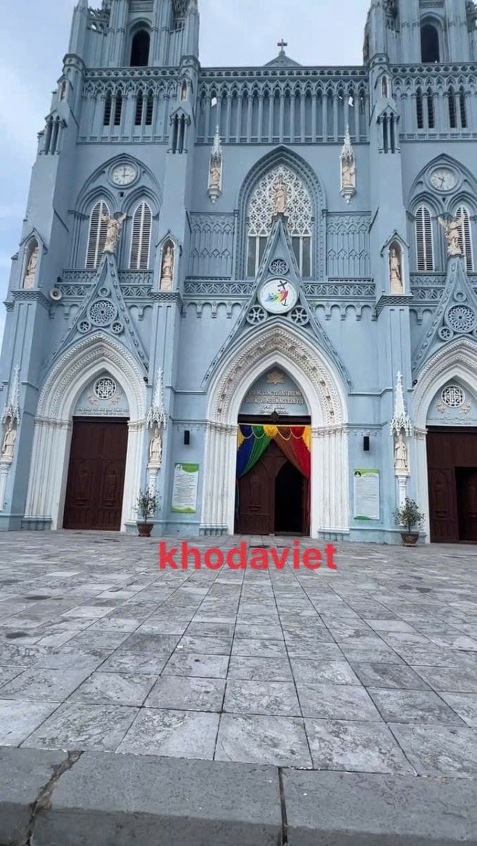 Thi công sân nhà thờ giáo xứ
