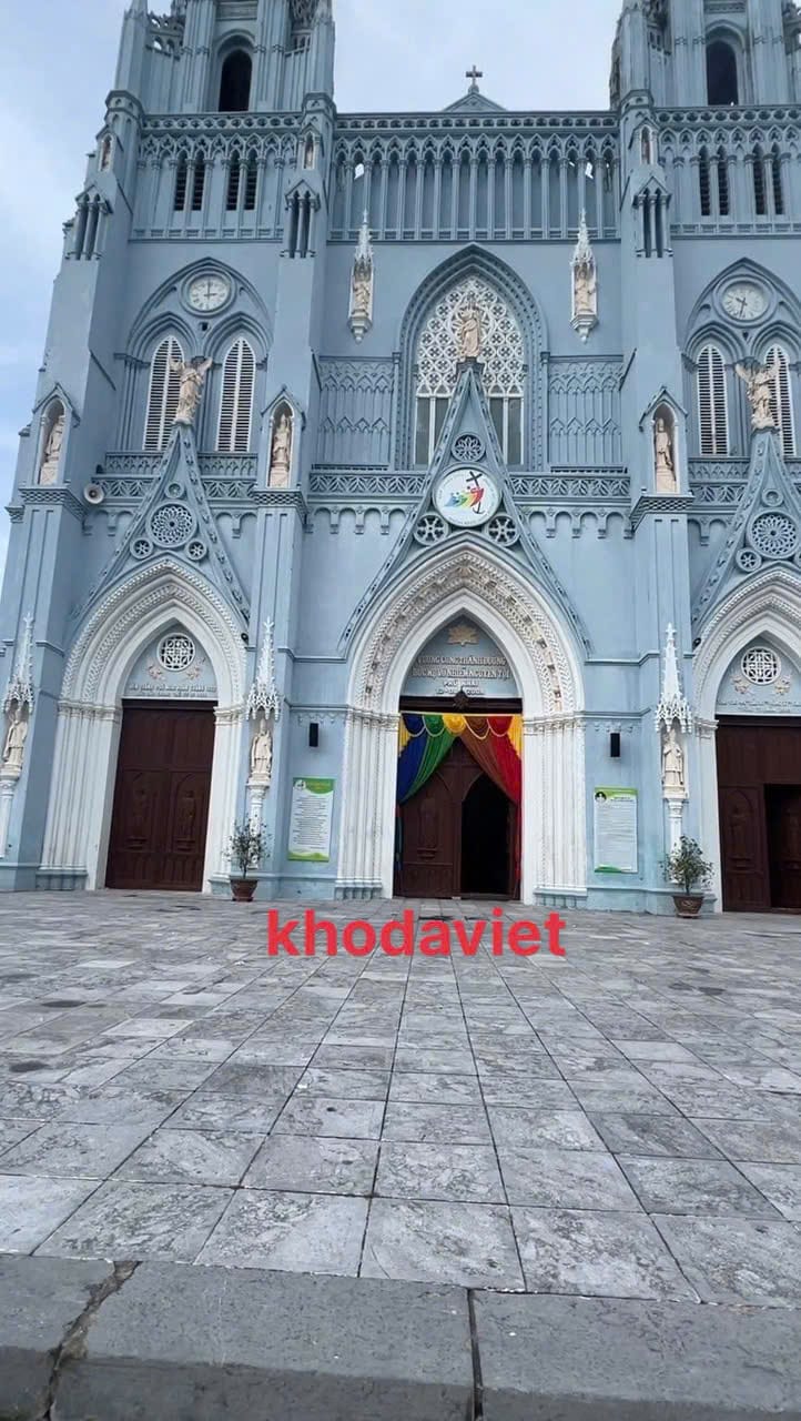 Thi công sân nhà thờ giáo xứ