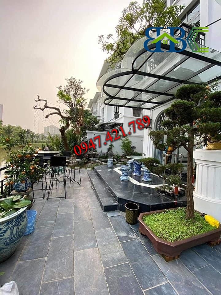 Đá xanh đen Thanh Hóa lát sân: Độ Bền Thách Thức Thời Gian