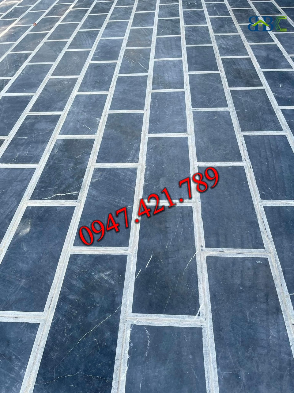 Đá Xanh Đen Mài Cà Viền – Lựa Chọn Tinh Tế Tạo Điểm Nhấn Cho Sân Vườn Biệt Thự